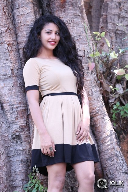 Daksha-Nagarkar-Interview-About-Hora-Hori